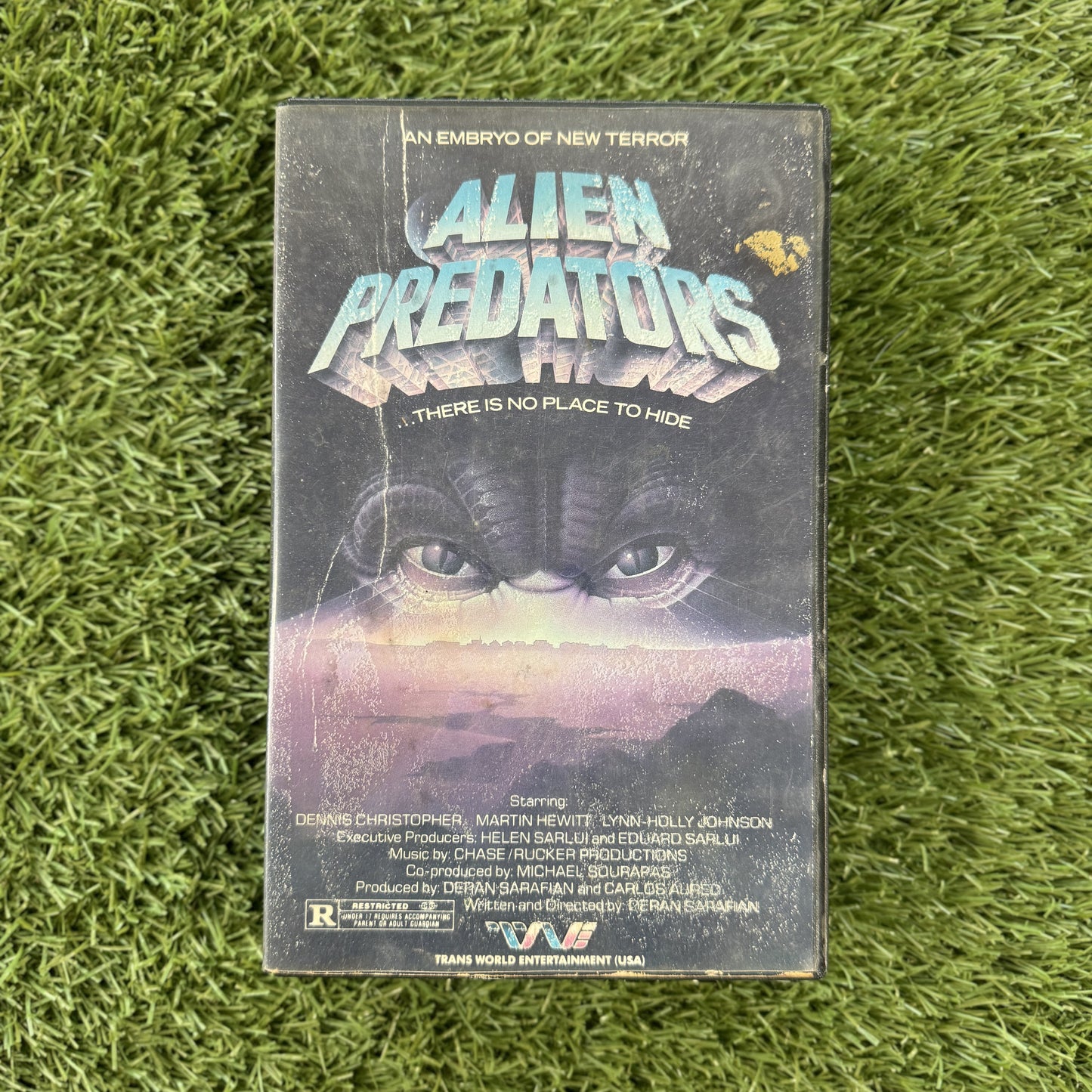 Alien Predators VHS